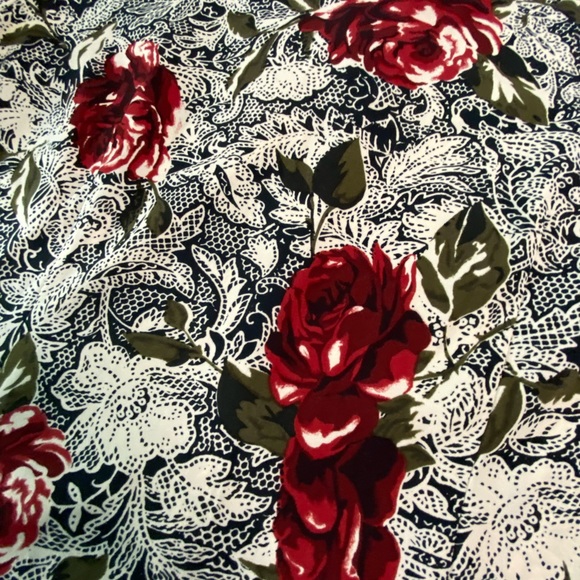 Red Rose and Lace Bottom Down Blouse - Picture 4 of 4